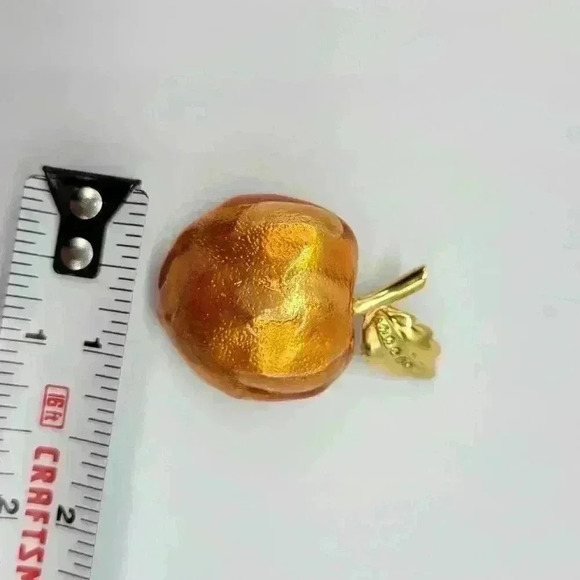 VTG Apple Pin BROOCH Enamel Gold Tone Teachers Gift - Picture 8 of 9